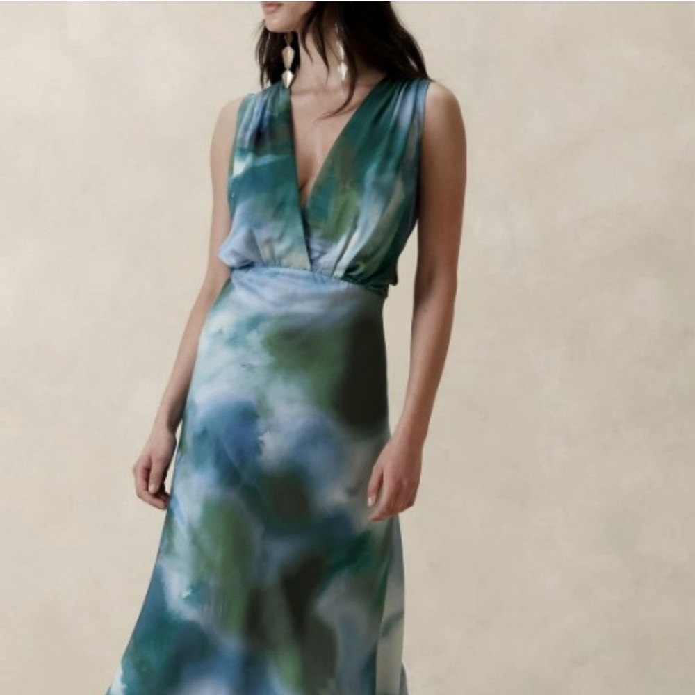 💫- Banana Republic rare Silk Dress